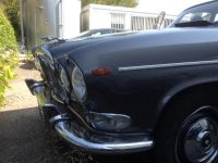 Rénovation de sièges en cuir sur voiture Jaguar année 1965